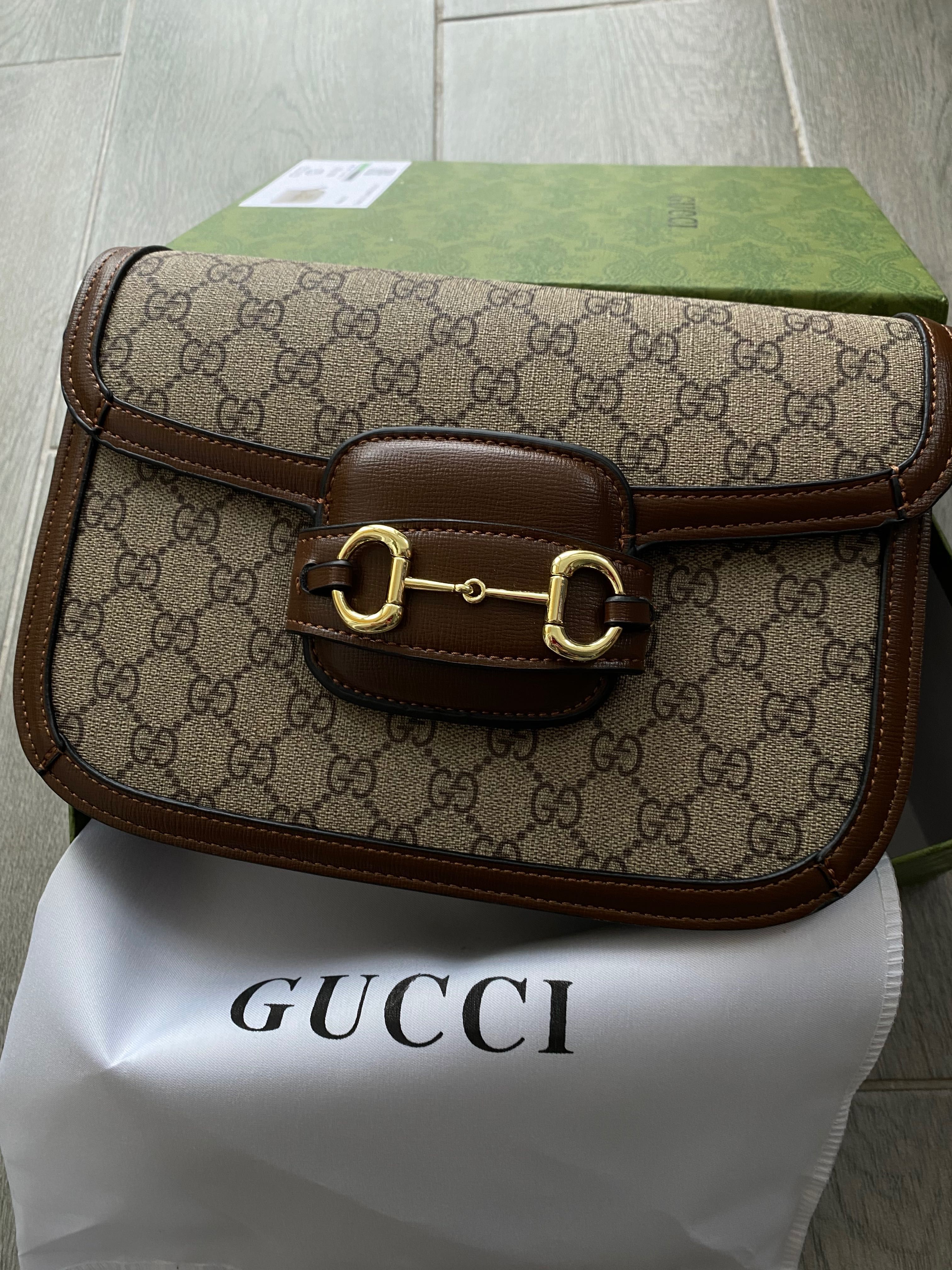 Женская кожаная сумка Gucci