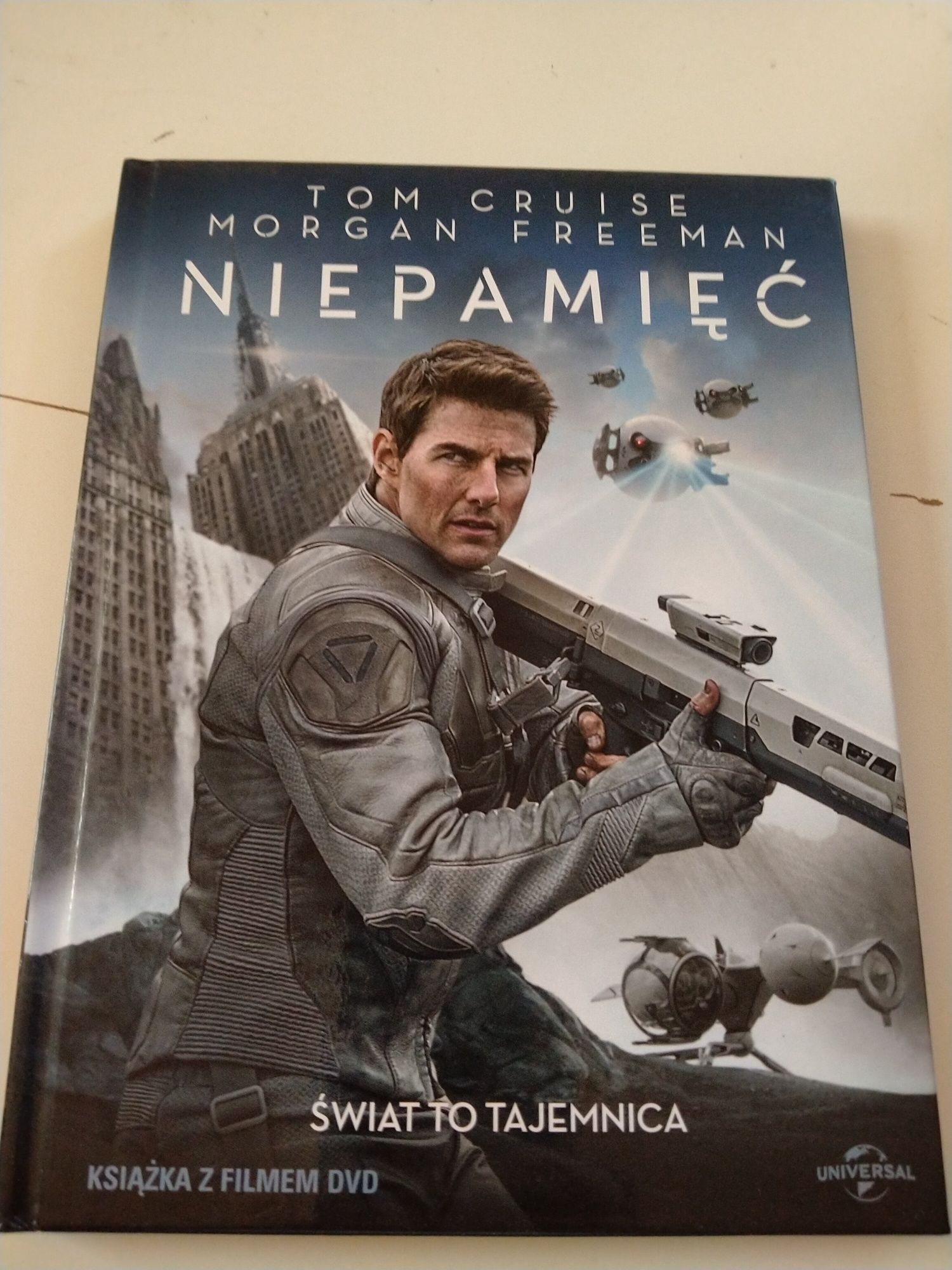 niepamieć film DVD Tom Cruise, Morgan Freeman