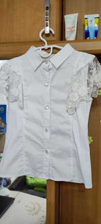 Продам красивую блузку для девочки 8 лет, размер 128