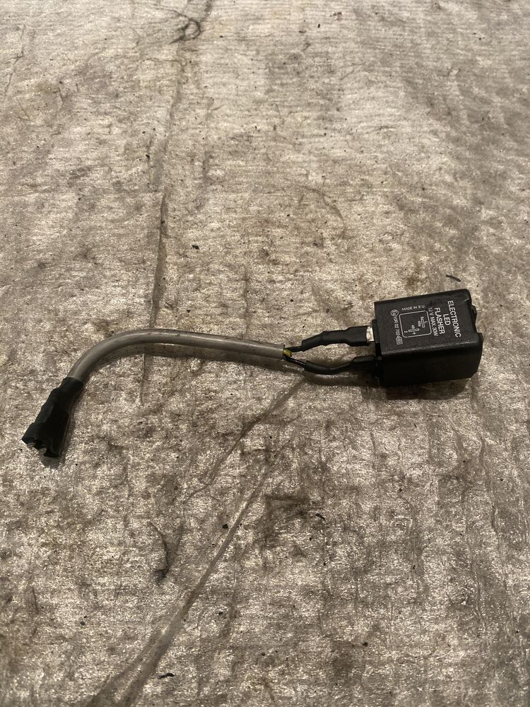 Przerywacz Kierunkowskazów Flosser 2X12V 30W LED 16200/0210PK M779