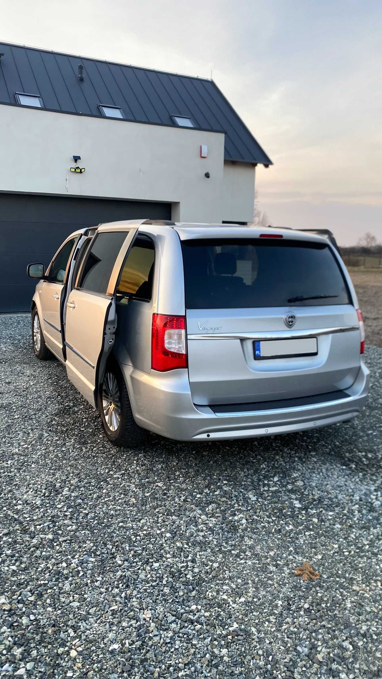 Lancia Voyager 2.8 CRD | 7 osób | dla osób z niepełnosprawnością |
