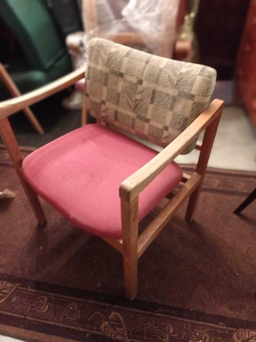 Krzesla Dania  design Skandynawia