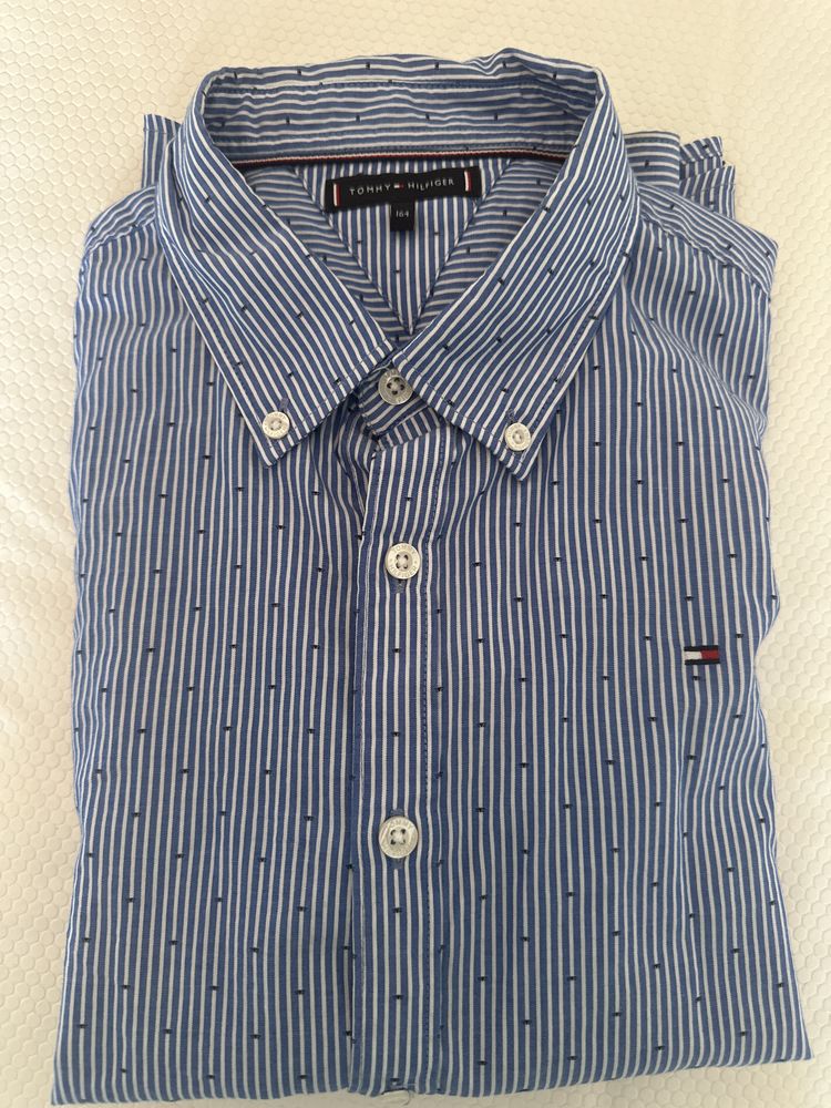 Camisa Tommy Hilfiger Tamanho 12-14 anos