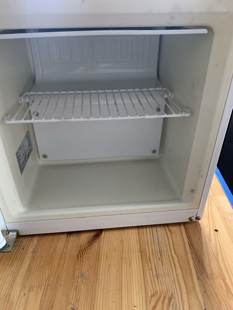 Маленький холодильник Frigor