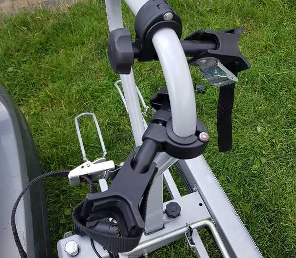 Bagaznik rowerowy na hak, stojak na 2 rowery uchylny oświetlenie 9 pin