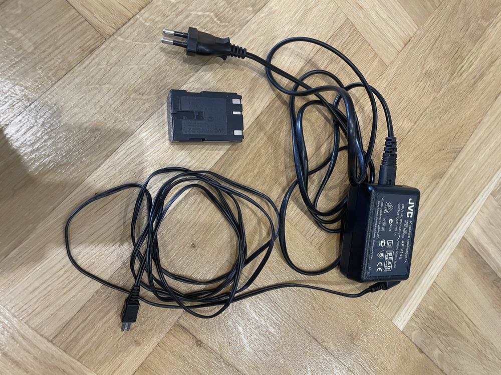 Kamera JVC na kasety miniDV - 100% sprawna