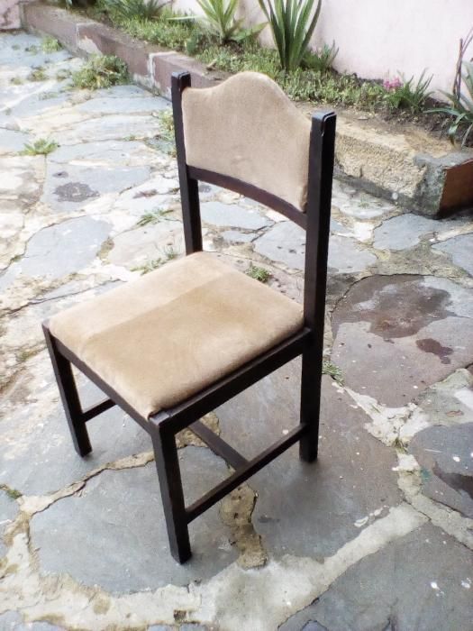 2 Cadeiras em veludo beje