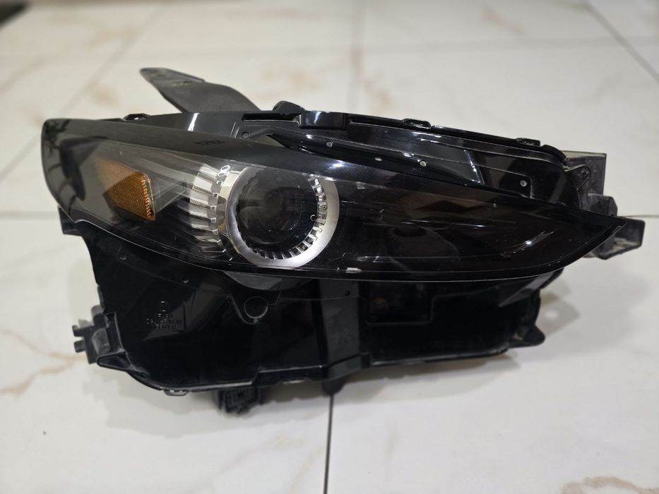 Права фара Mazda cx30 2019-2024