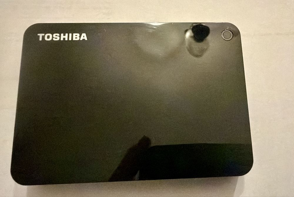 Disco externo Toshiba Canvio Basic DTC930 - 3 Tb COMO NOVO
