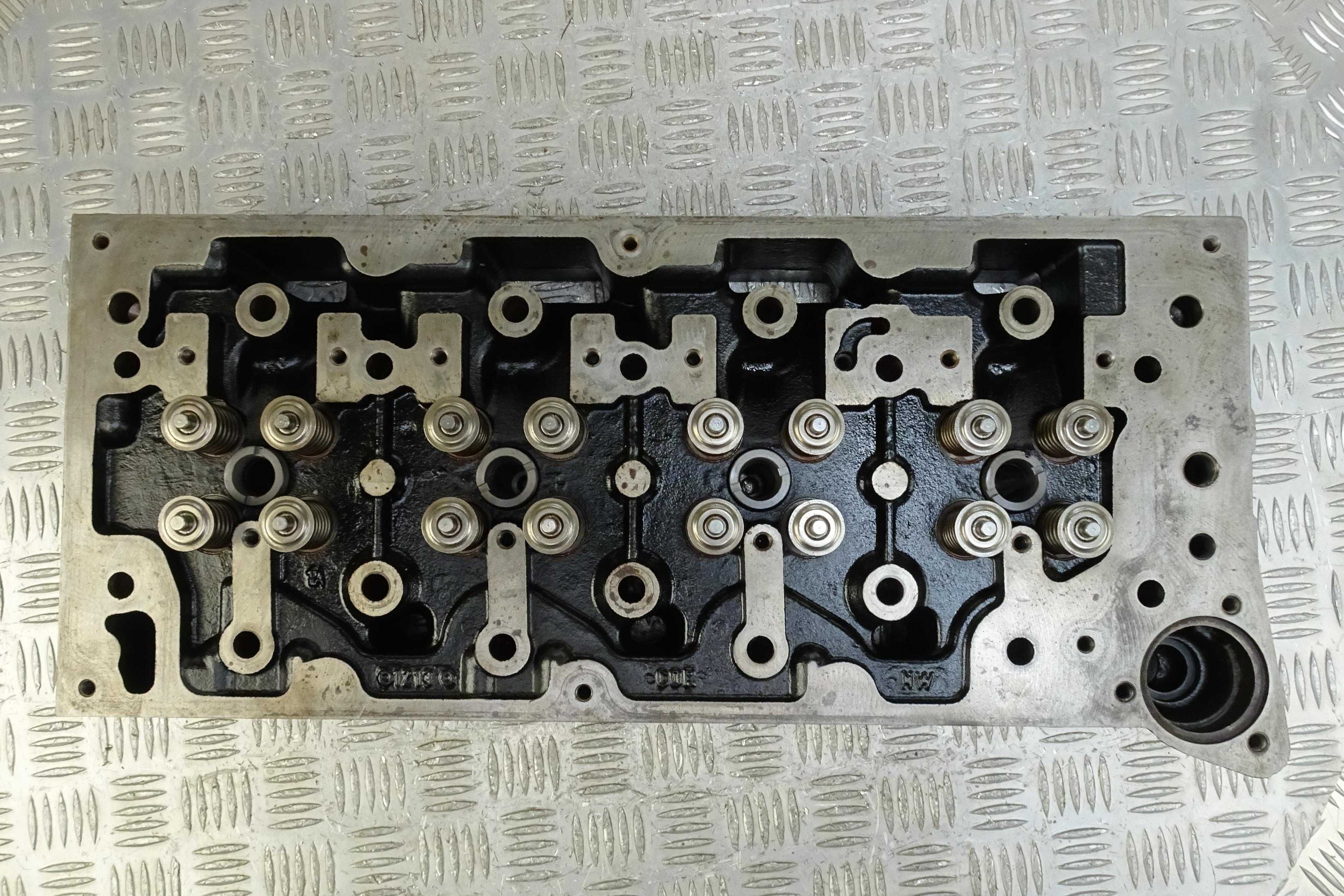 Głowica do silnika JCB 448TCAE. Cylinder head JCB