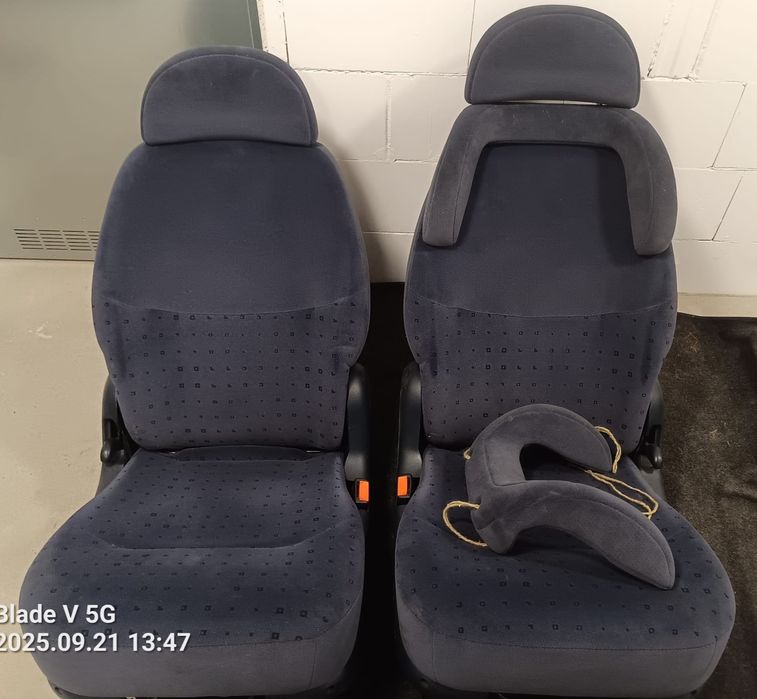 Fotele padaźera SEAT ALHABRA