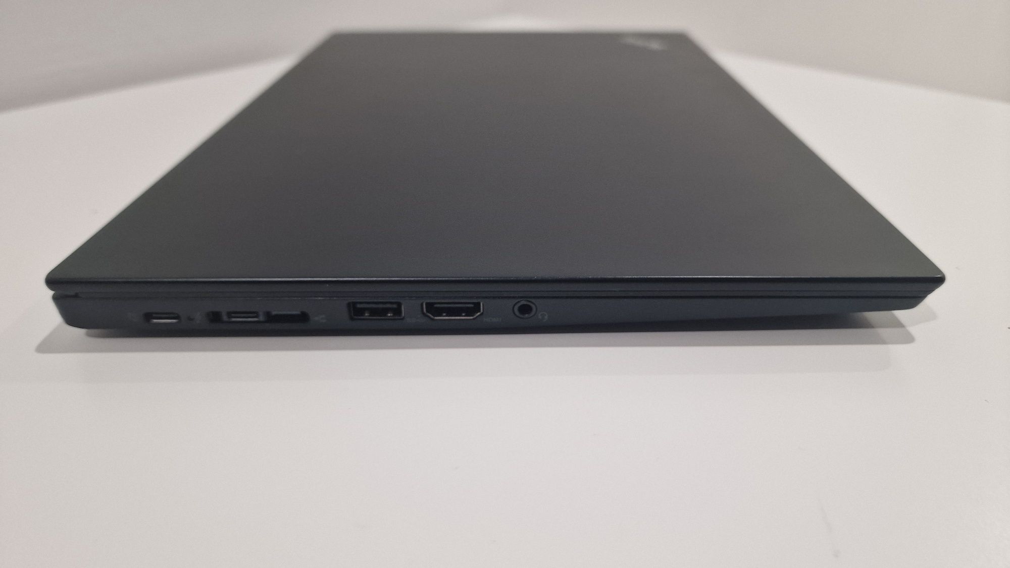 Lenovo ThinkPad T14s como nova
