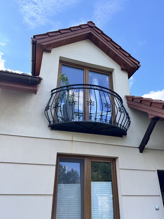 Balkon samonośny kuty