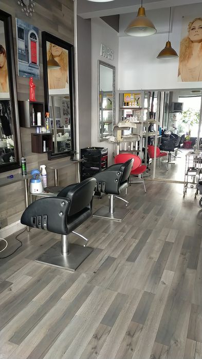 Alugo cadeira de cabeleireiro/a