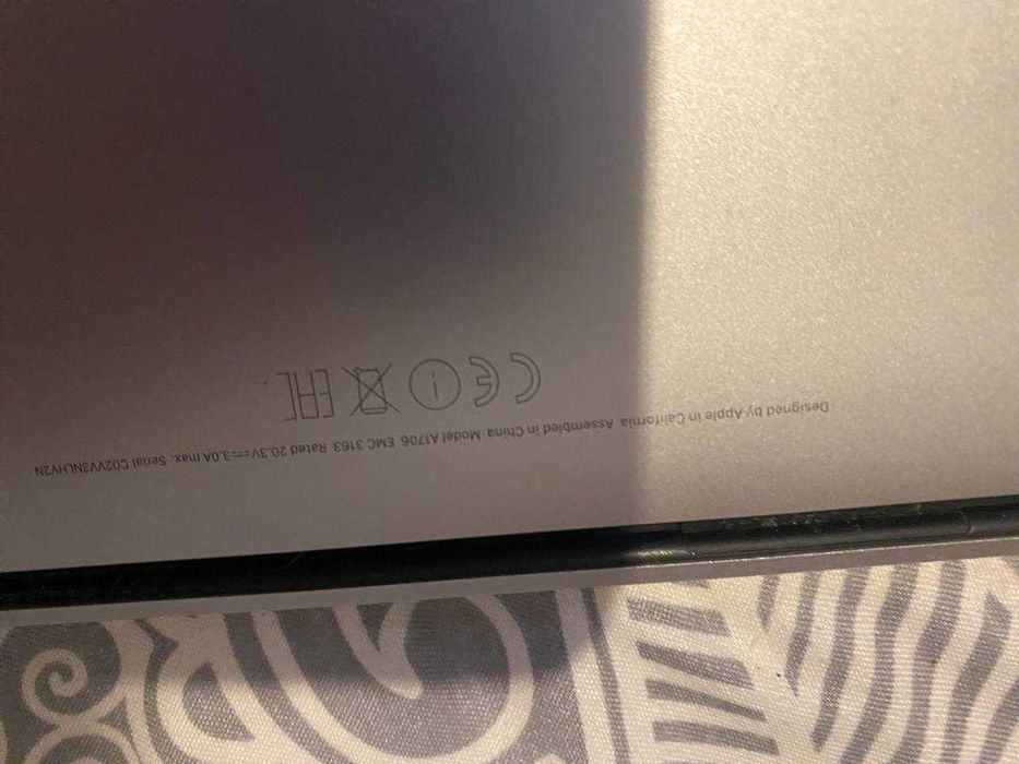 MacBook Pro A1706 (13, 2017) i7 3.3 Ghz