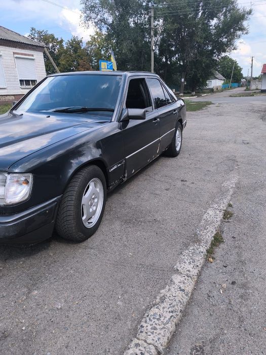 Продам Мерседес 124