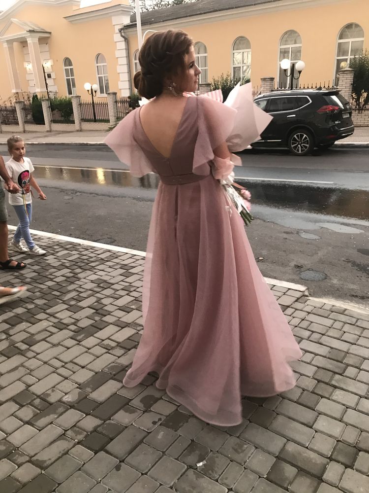 Платье вечернее