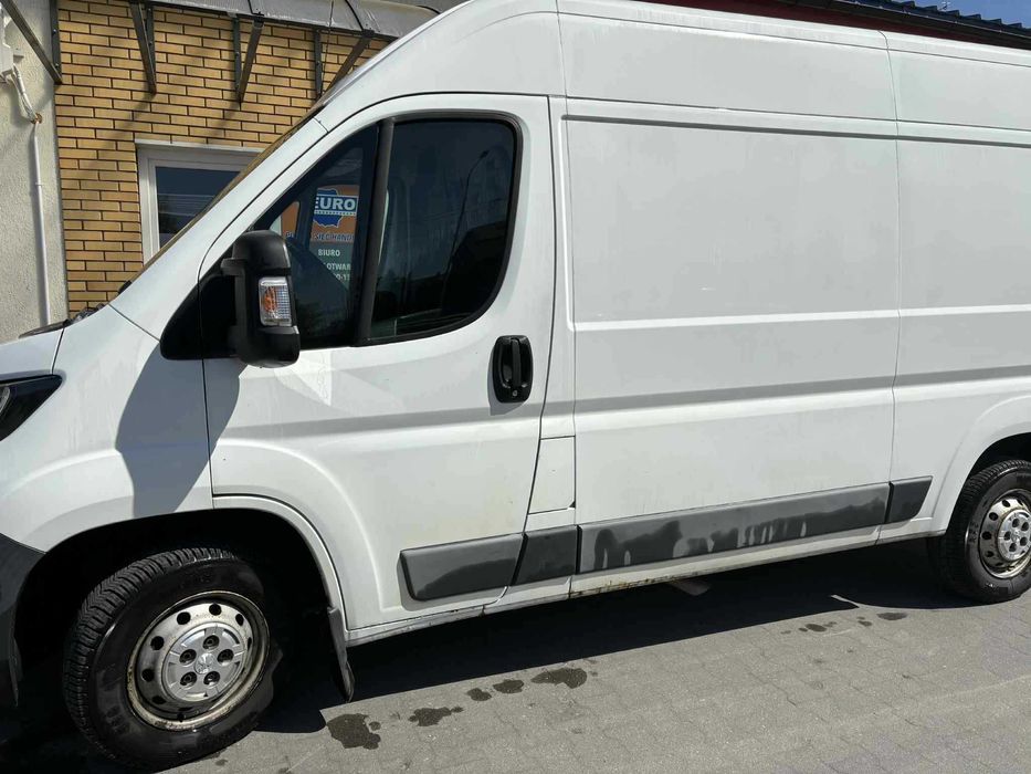 BUS Peugeot Boxer 2.2 HDi • 2015 • ładowność 3,3 t • DMC 5,8 t
