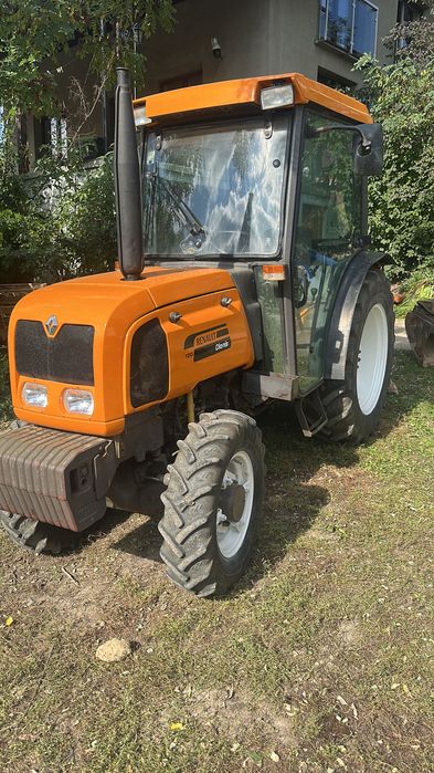 Renault Dionis  Lamborghini Massey Ferguson Claas