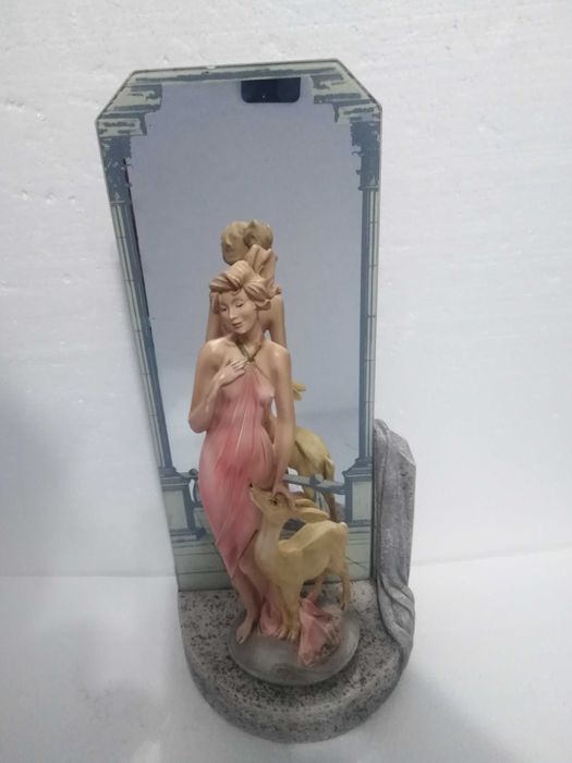 Estátua com Espelho "A Deusa e a Gazela"