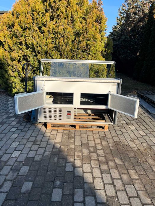 2018 r. Lada witryna chłodnicza Bochnia dł. 1,5 m, 2 m