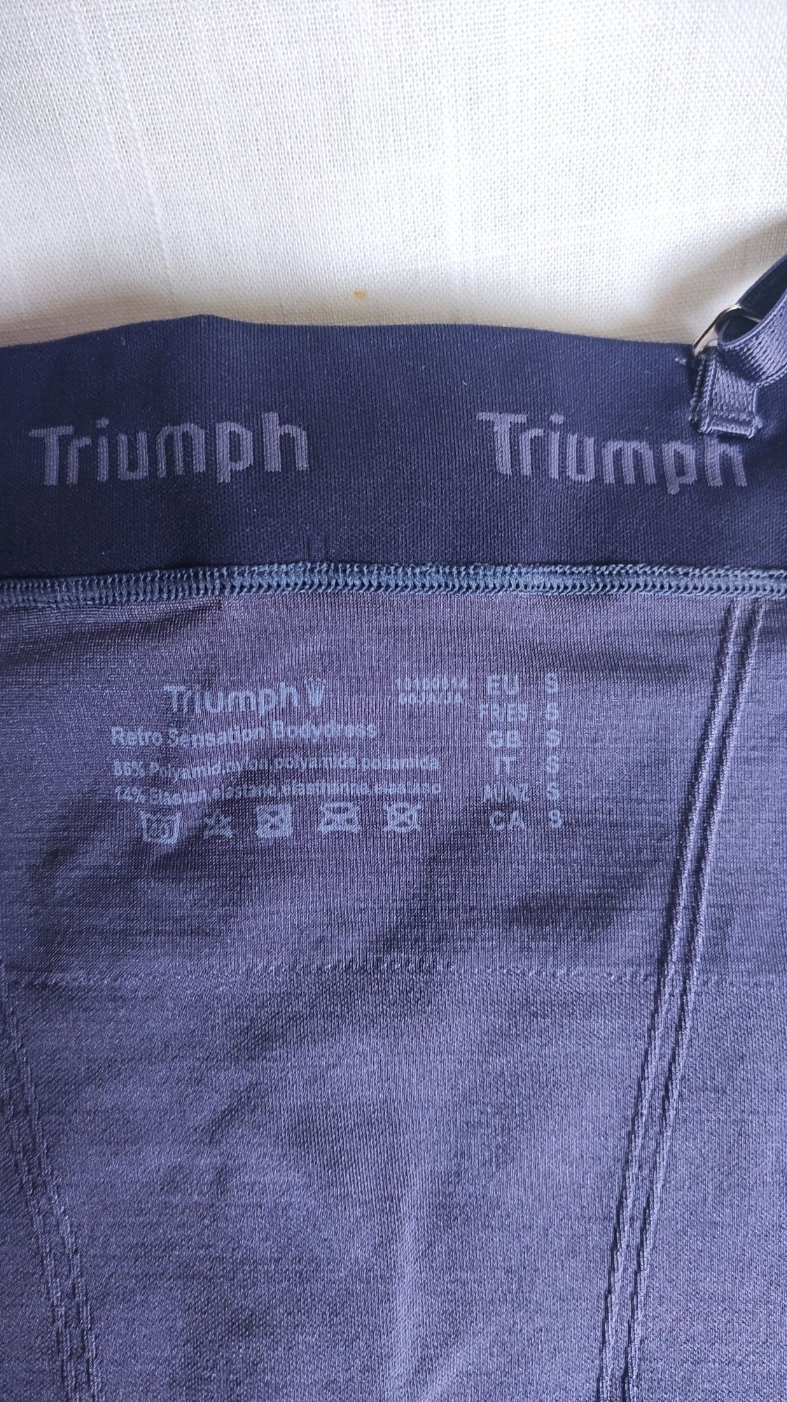 Топ, майка Triumph которая корректируют фигуру