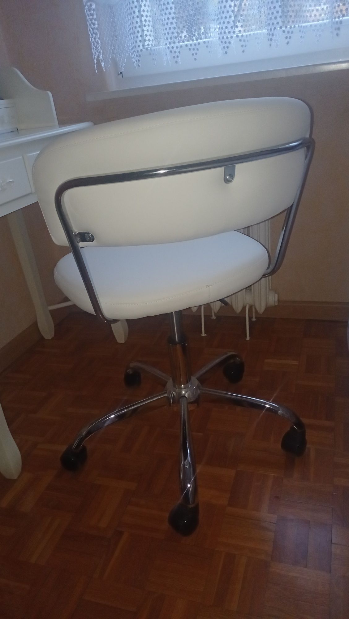 Fotel krzesło biurowe obrotowe Jysk Nowe