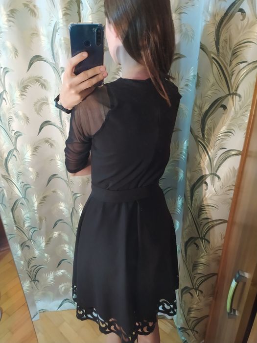 Чорне плаття з пояском