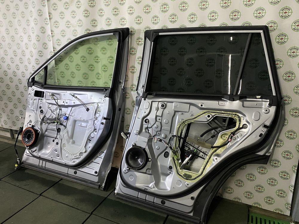 Toyota RAV4 2020 дверь передняя дверь задняя