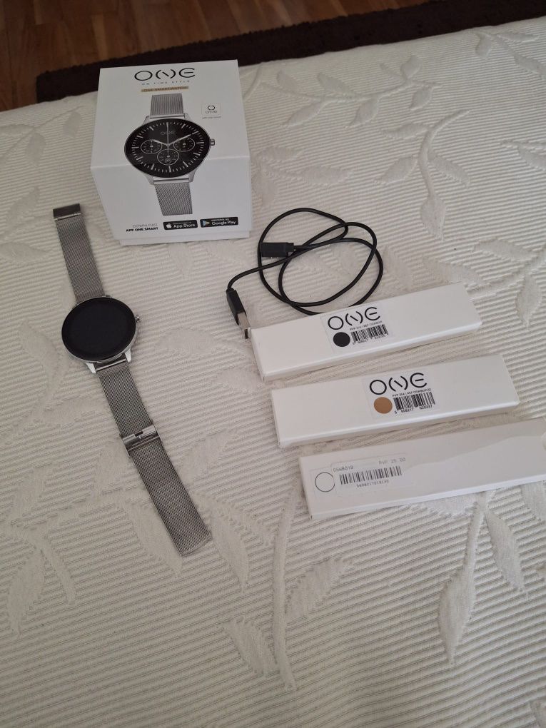Smartwatch One com 4 Braceletes