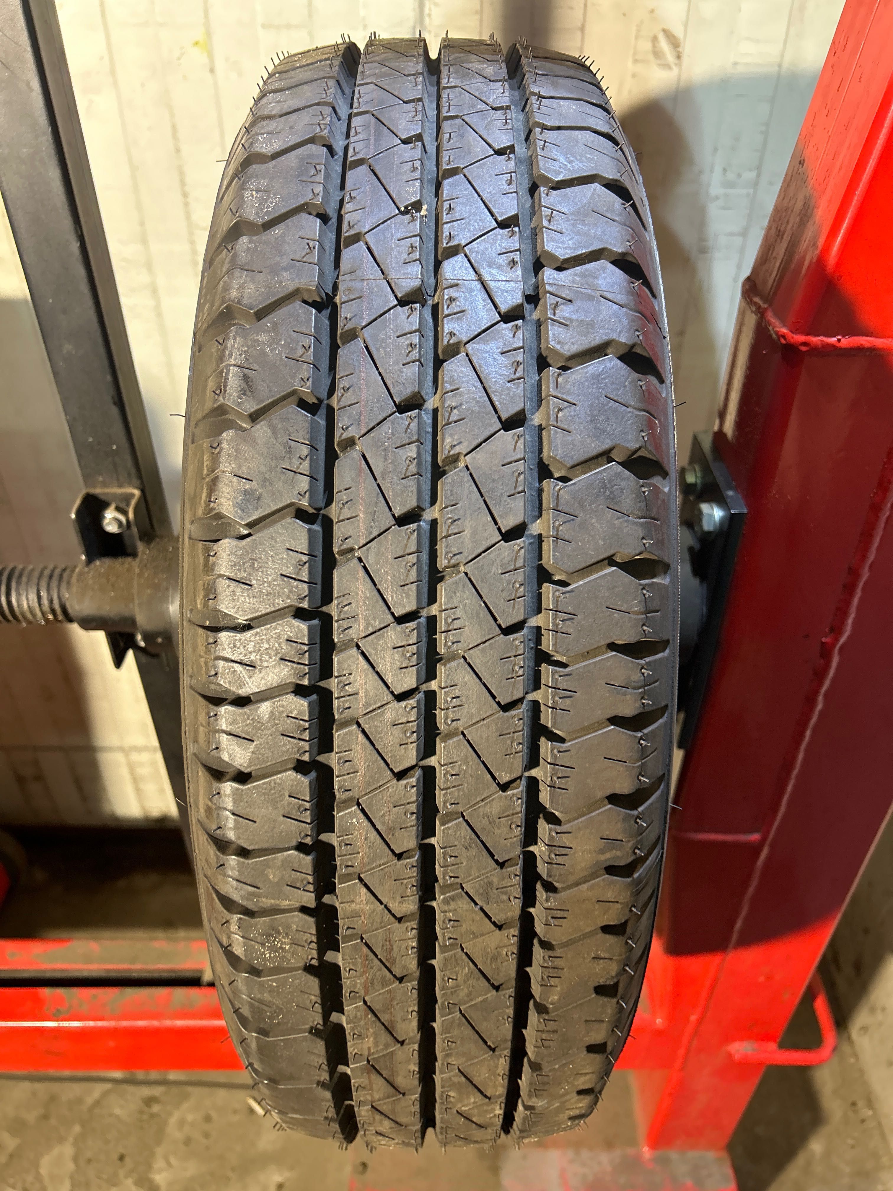 Goodyear cargo G26 195/70/15c 104/102R