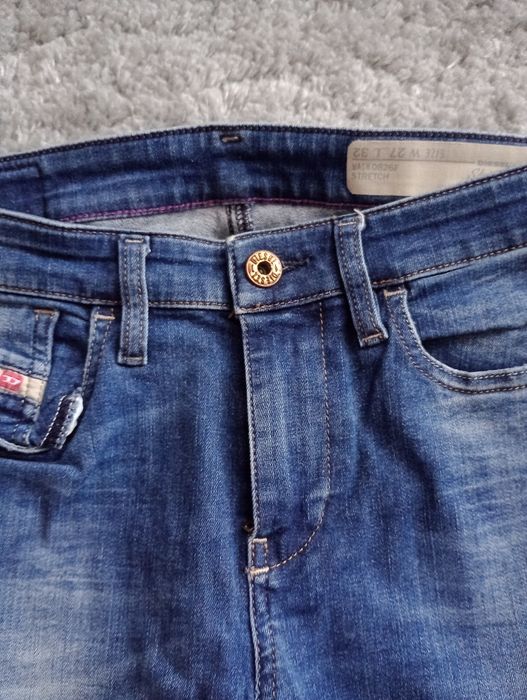Damskie jeansy Diesel XS