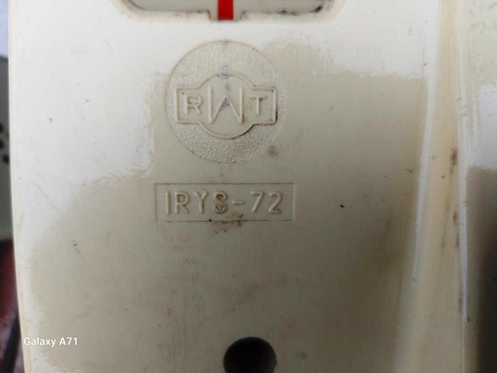Stary telefon tarczowy IRYS do zawieszenia na ścianie sprawny nr 13