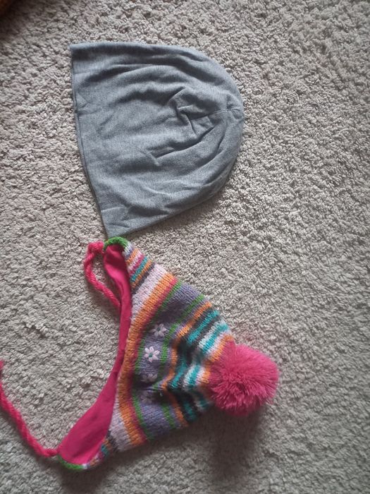 шапки ,шапочки для дівчинки