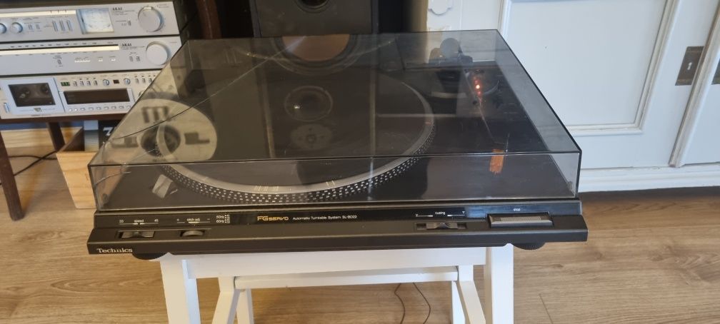 Gramofon TECHNICS SL-BD22. Japan