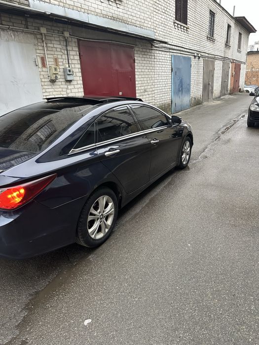 Hyundai Sonata 2011 офіціна