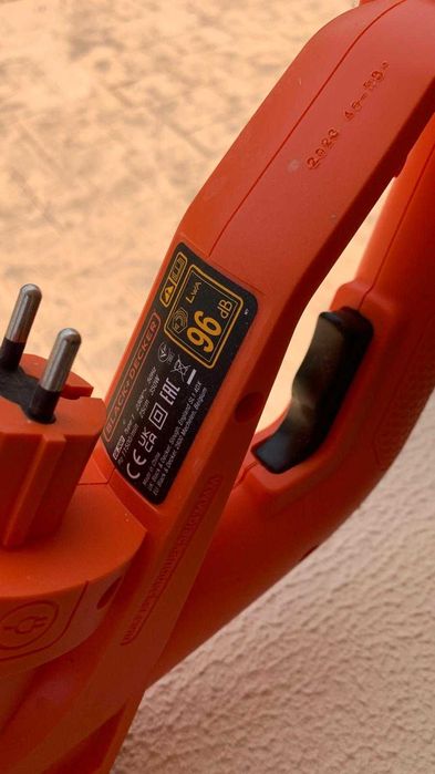 Aparador elétrico BLACK + DECKER GL360QS