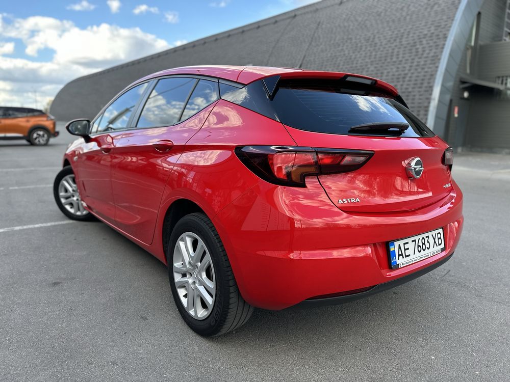 Opel Astra K 2016 год