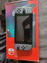 Nintendo switch+ karta 64gb +case