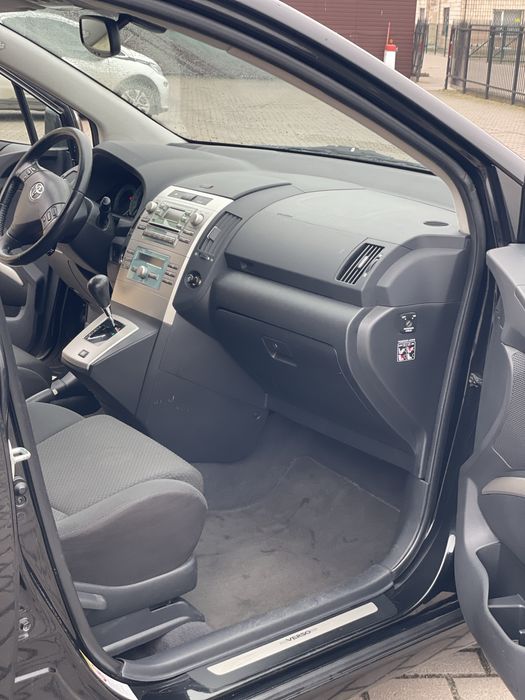 продам Toyota Corolla Verso