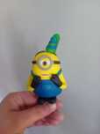 Minionki na tort z masy cukrowej
