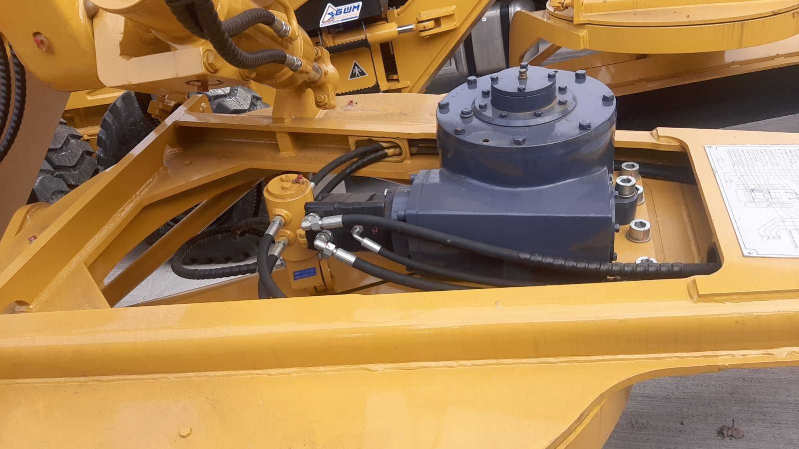 Нові автогрейдери XGMA, XG3180С на складі в Броварах