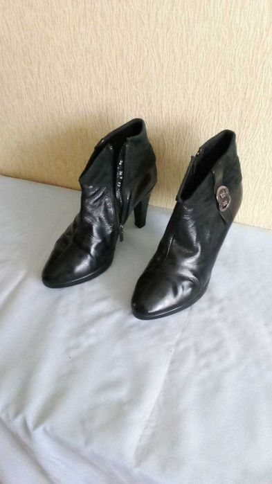 Шкіряні жіночі ботильони, 39р