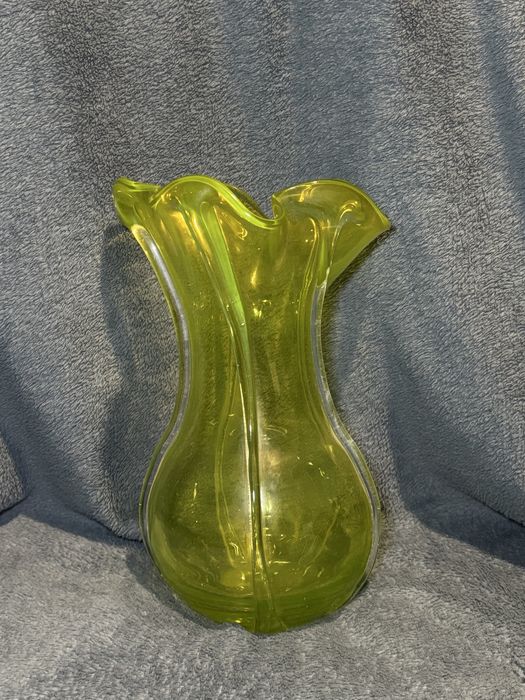 Ваза гутне скло продам