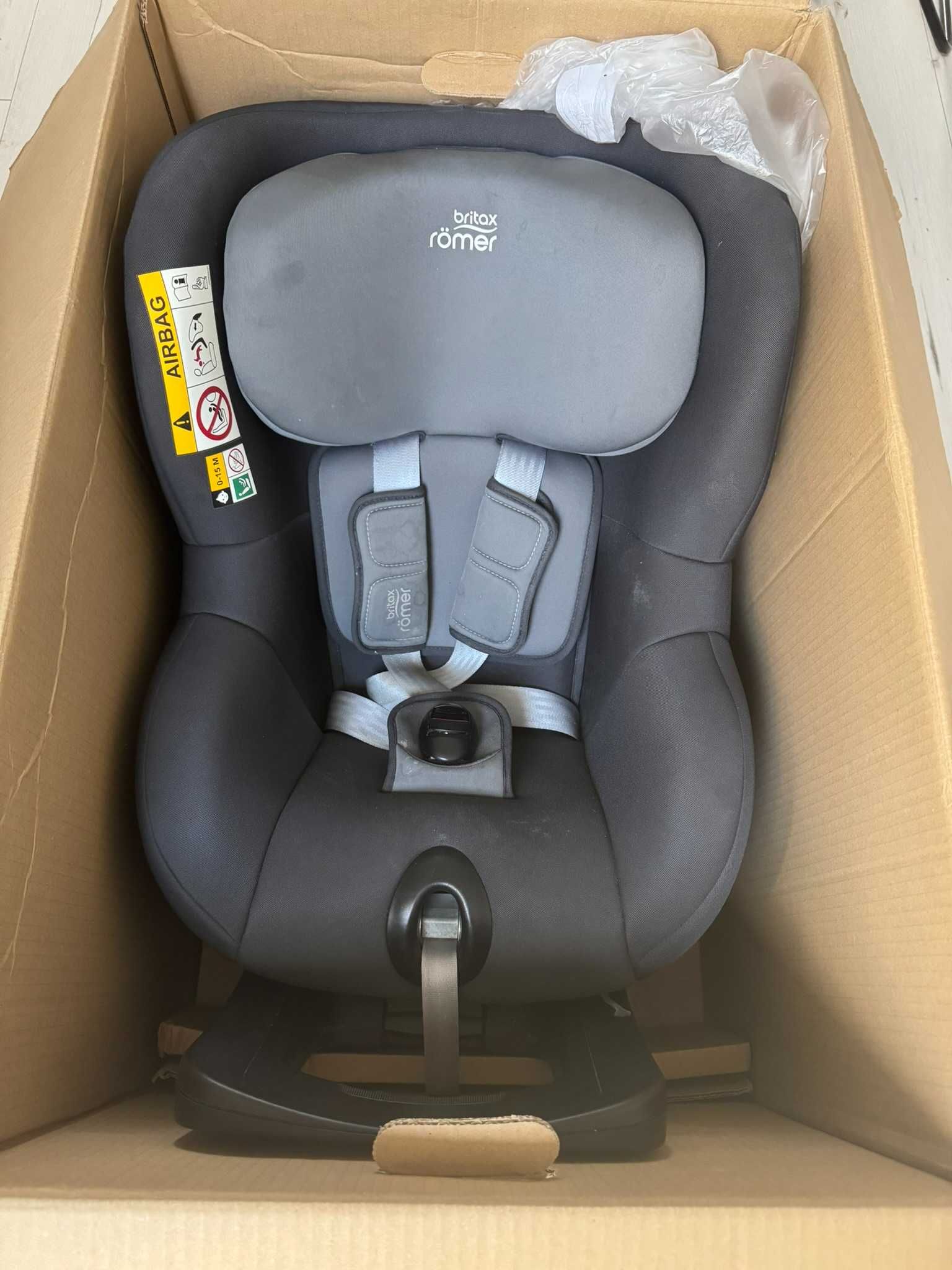 Fotelik Britax Romer Swingfix M I-Size 0-18kg RWF Storm Grey