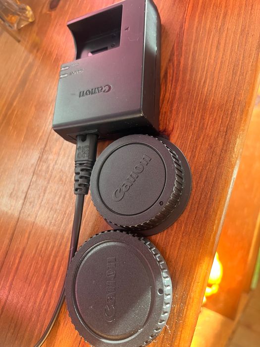 Canon EOS 800D + Canon EF-S 18/55mm f/ 3,5 5,6 STM