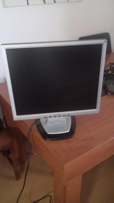 Monitor LCD de 19 Polegadas