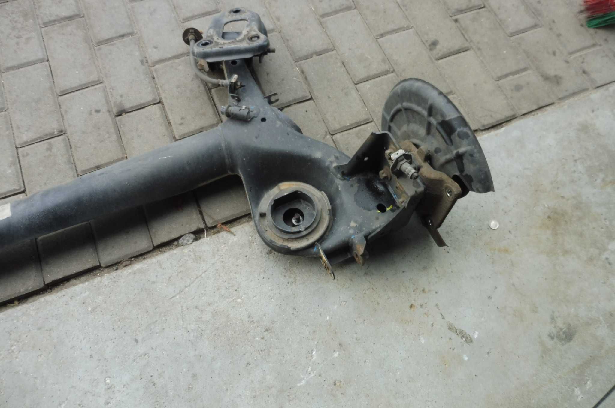 OPEL CORSA E Zawieszenie tył oś tylna belka pod tarcze  14-19r