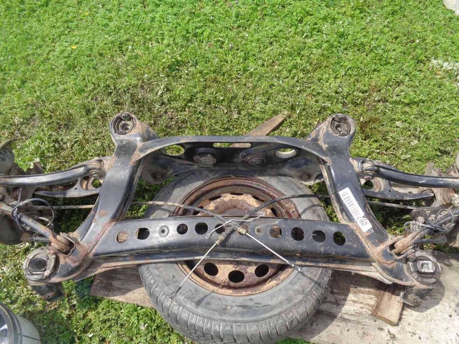 Балка Мерседес W124 задня підвіска W124 редуктор полуось