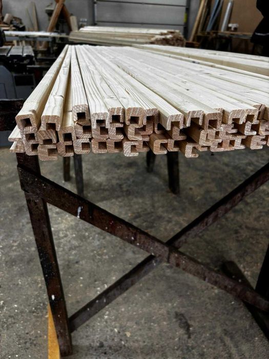 Listwy drewniane, profil u, do tablic korkowych itd.